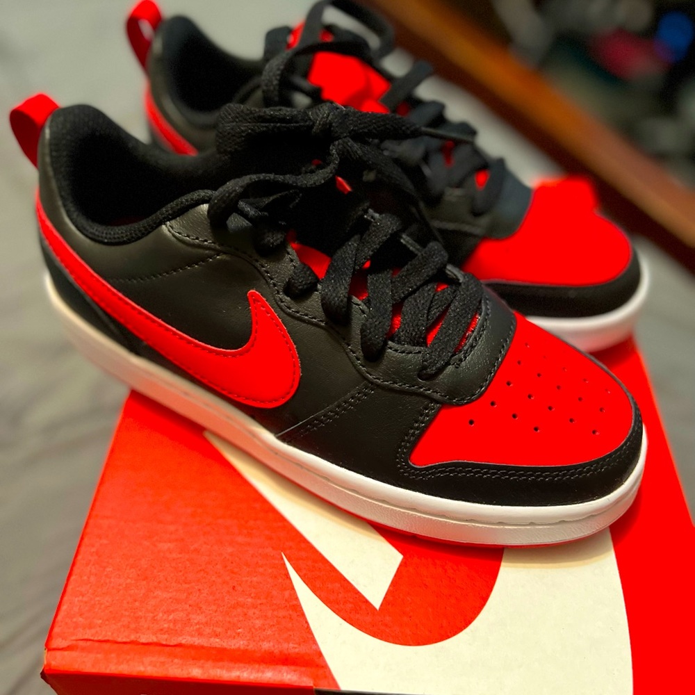 Nike Court Borough Low.